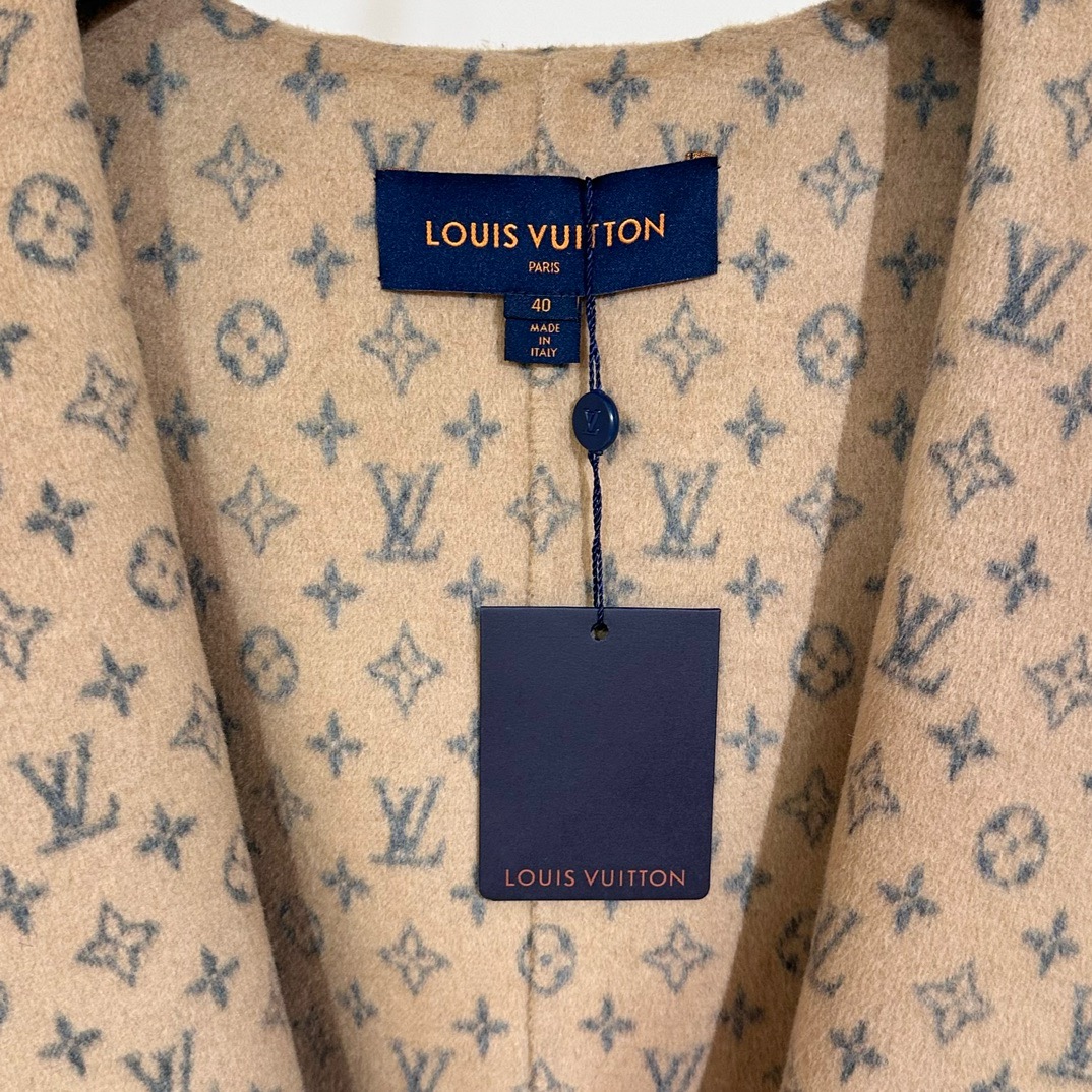 Lou*is Vuitt*on Wool Trench Coat
