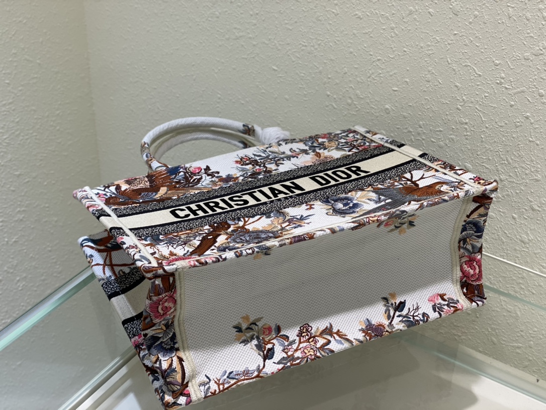 D*or book tote