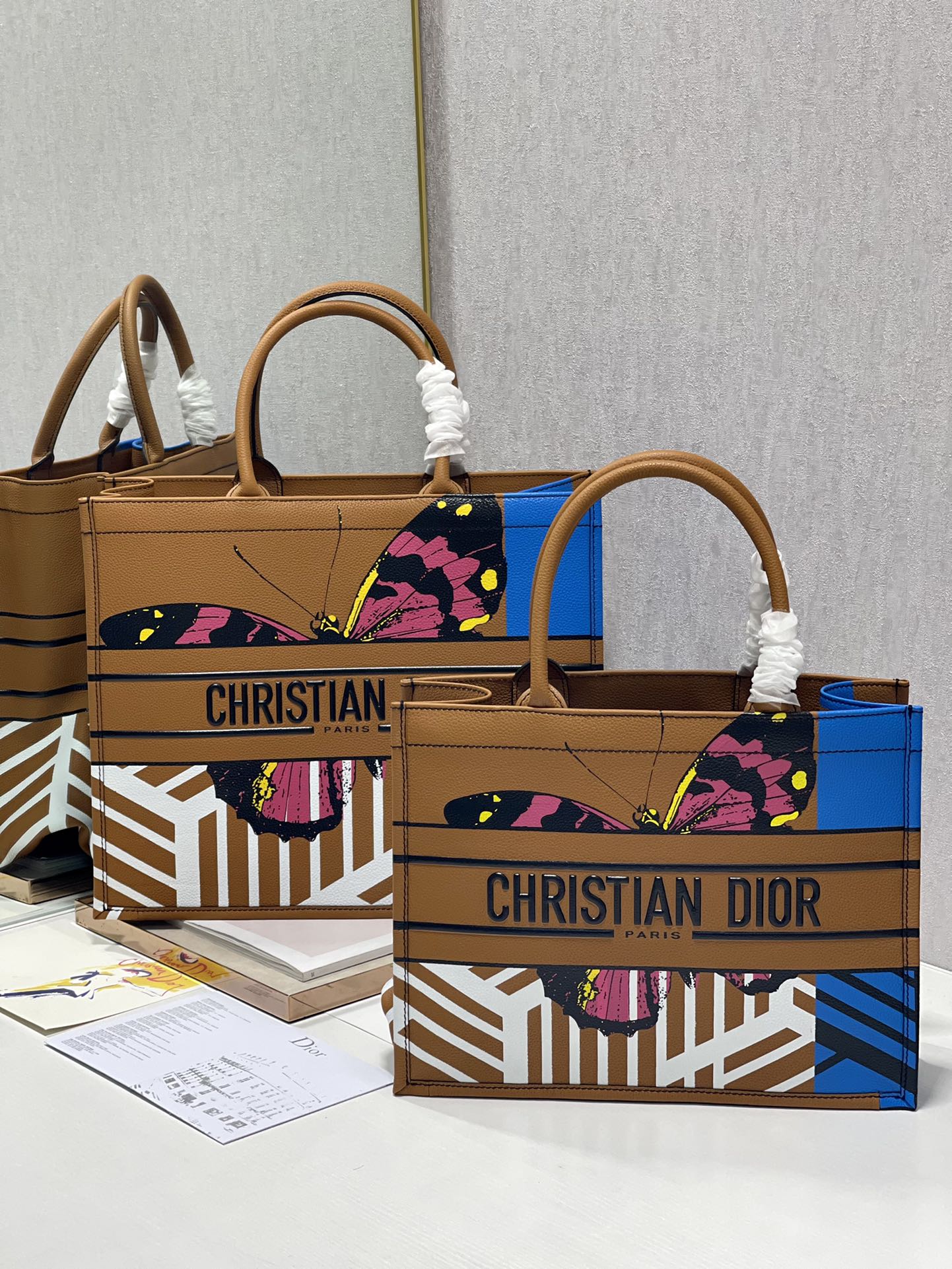 D*or book tote