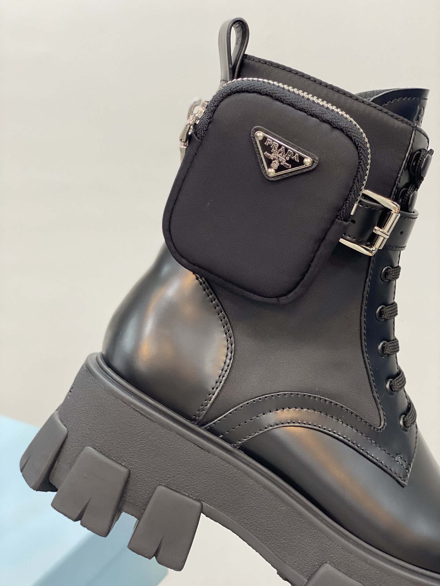 Pra*a 2020ss boots(not shiny version)
