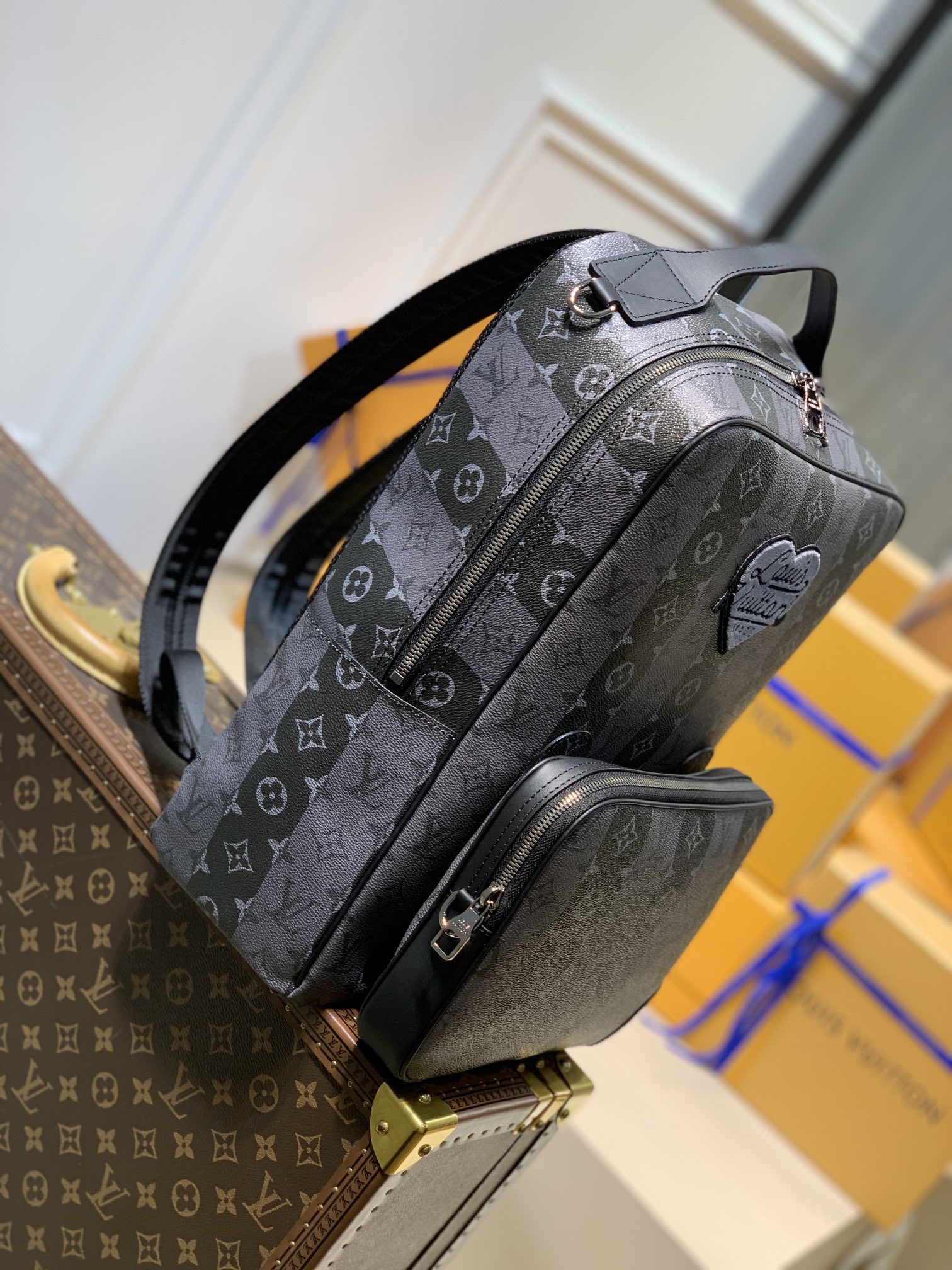 l0*is V*t0n utilitary backpack m45962-30*42*14cm
