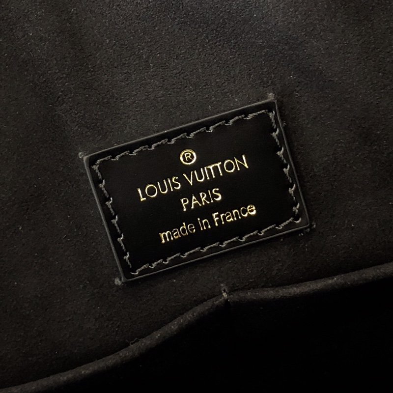l0*is V*t0n backpack m54573-16*19.4*10cm
