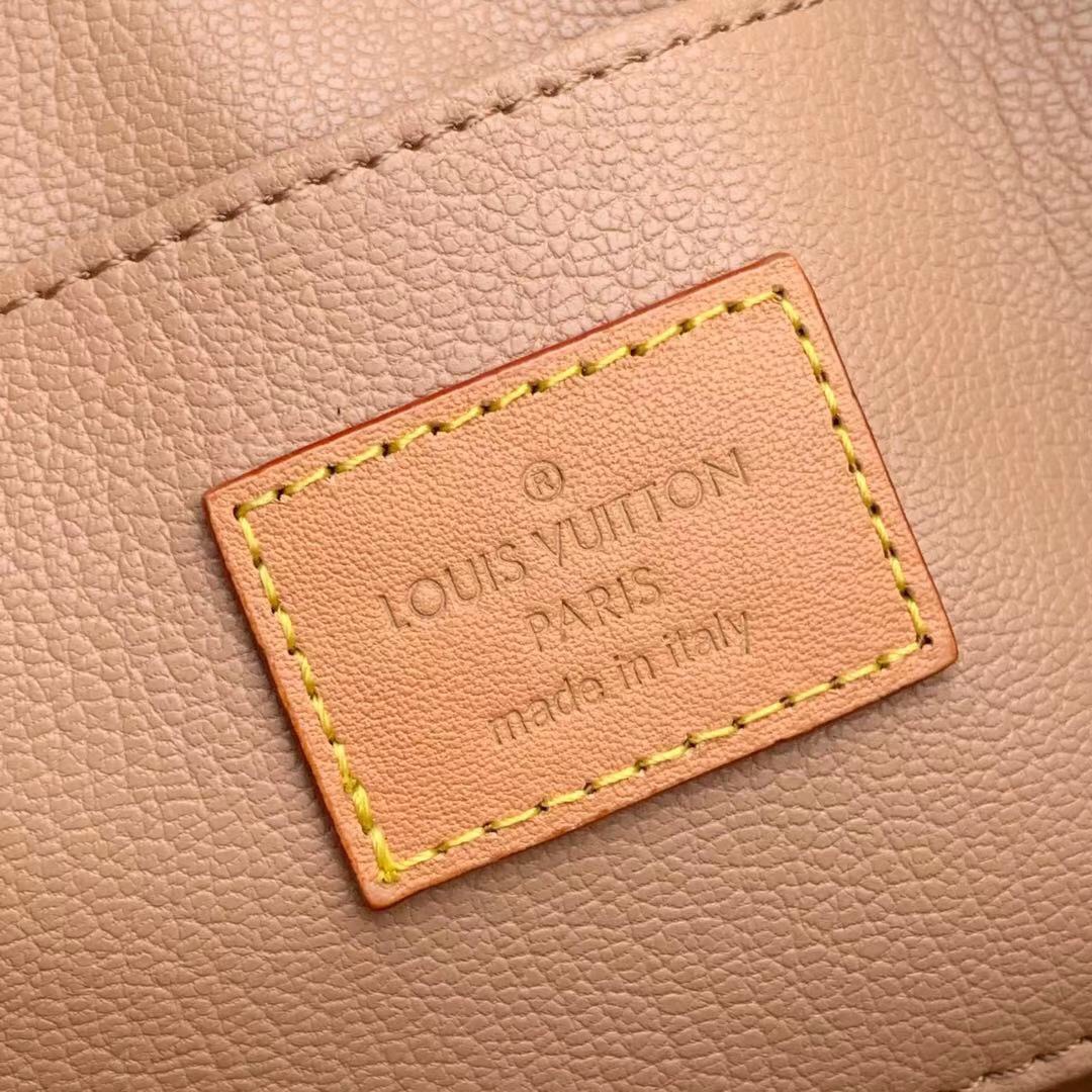 l0*is V*t0n since 1854 cosmetic bag-19*12*6cm