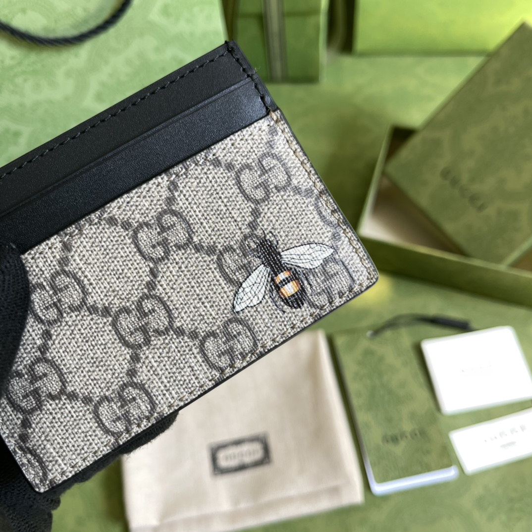 G*u*i wallet-10*7.5cm