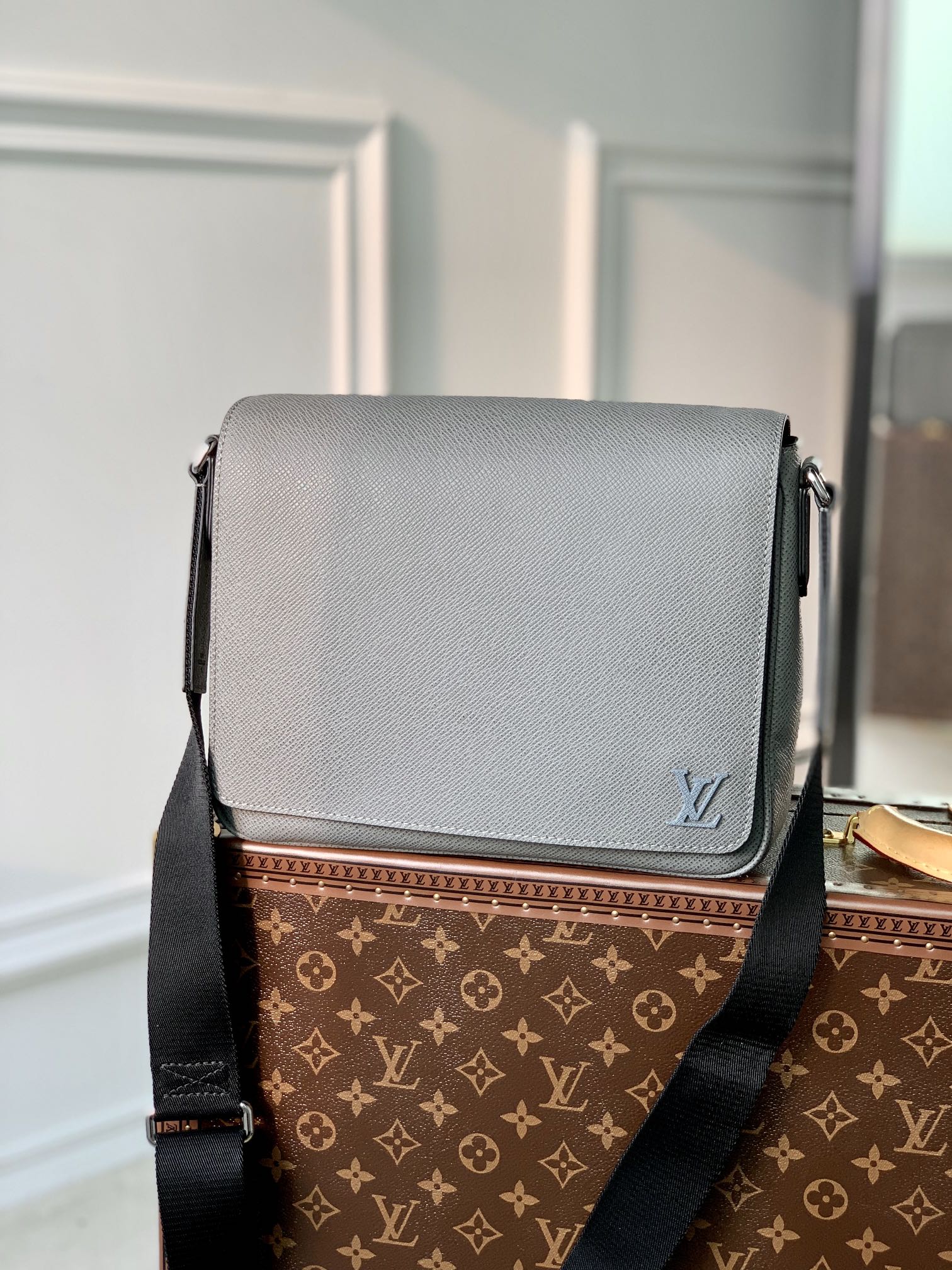 l0*is V*t0n district messenger bag-m46255-26*20*7cm