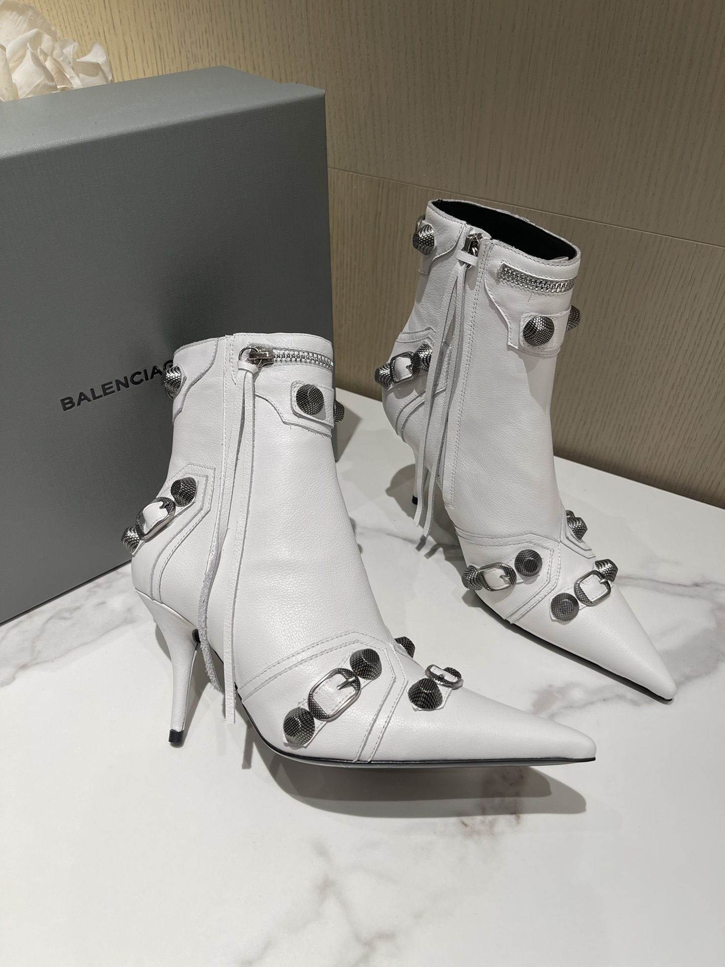 Ba*len*cia*ga boots