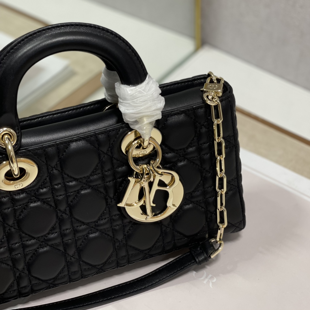 D*or lady bag-26 x 13.5 x 5cm