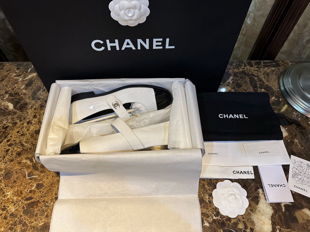 Chan*el Patent Calfskin Mary Janes Flats