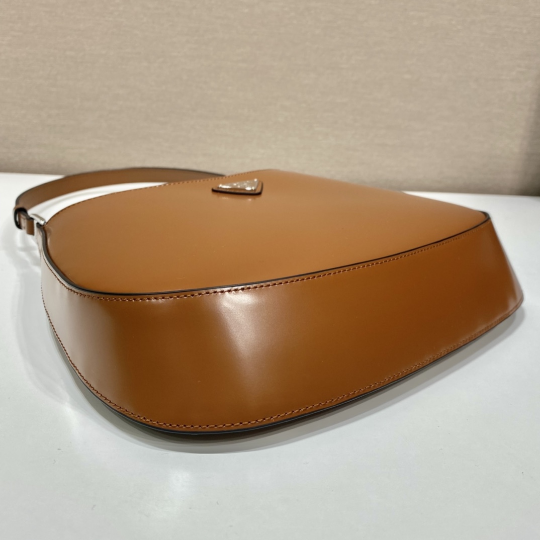 Pra*a cleo handbags-patent leather-26.5*15*4cm