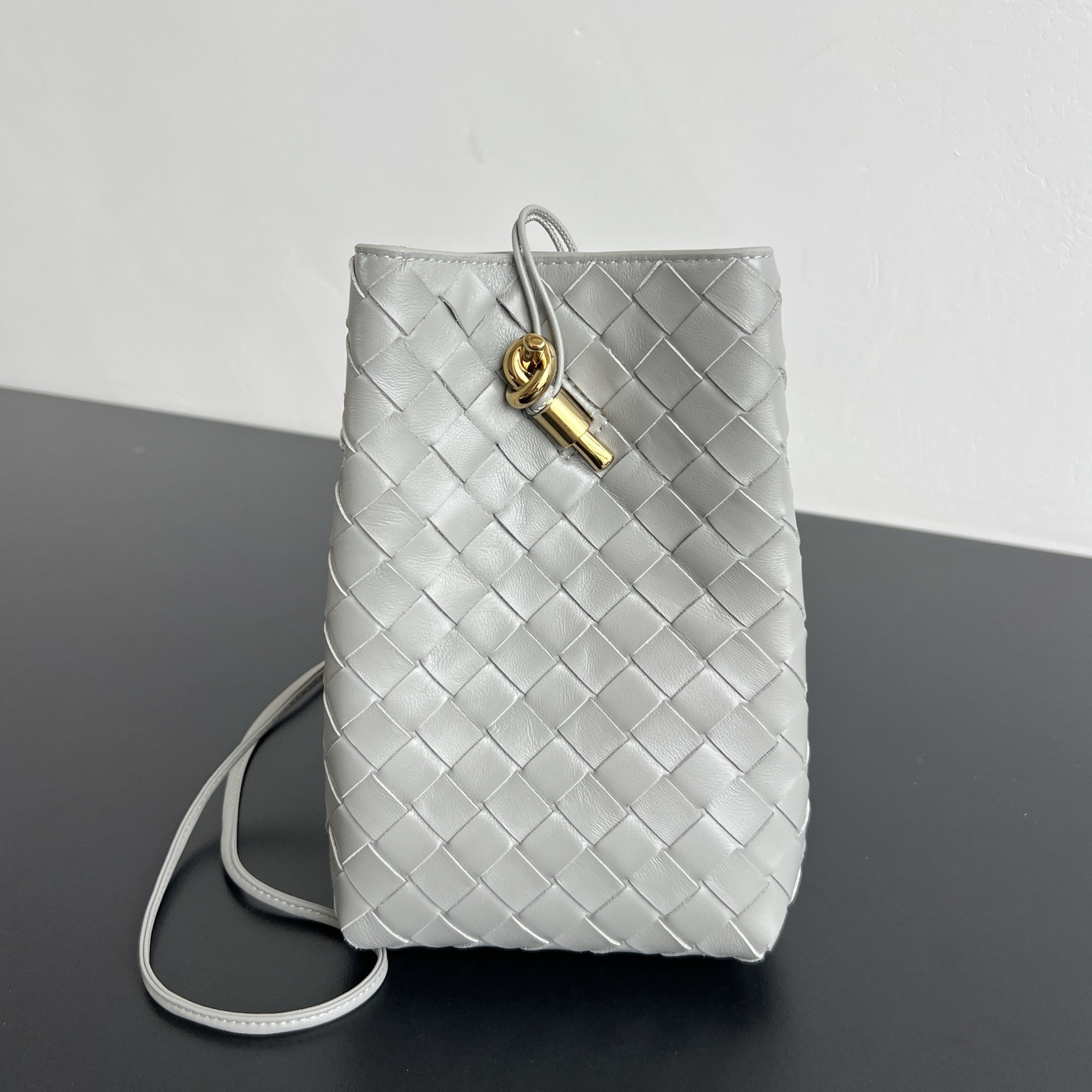 B0tt*ga Ven*ta Women's Andiamo Phone Pouch in Sterling-21.5x14x7CM