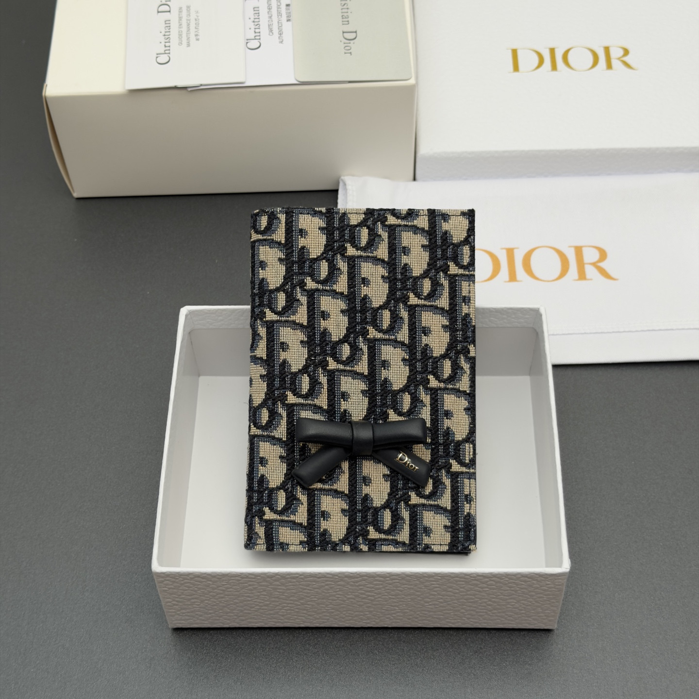 Diro Oblique Promenade Passport Holder-10*14*2CM