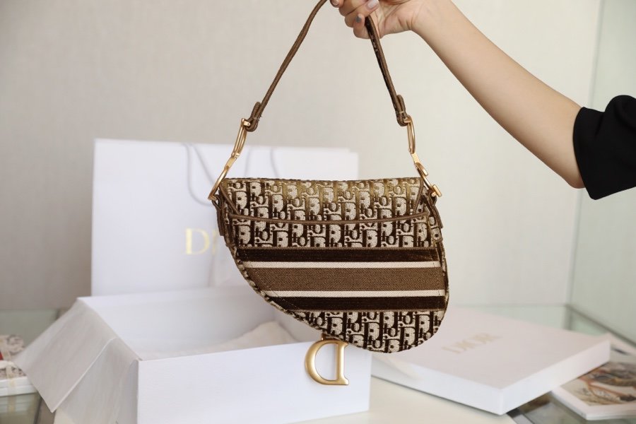 D*or saddle bag-25.5 x 20 x 6.5cm