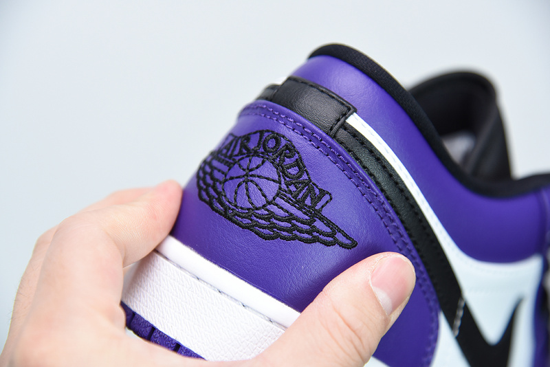 AIR JORDAN 1 LOW 