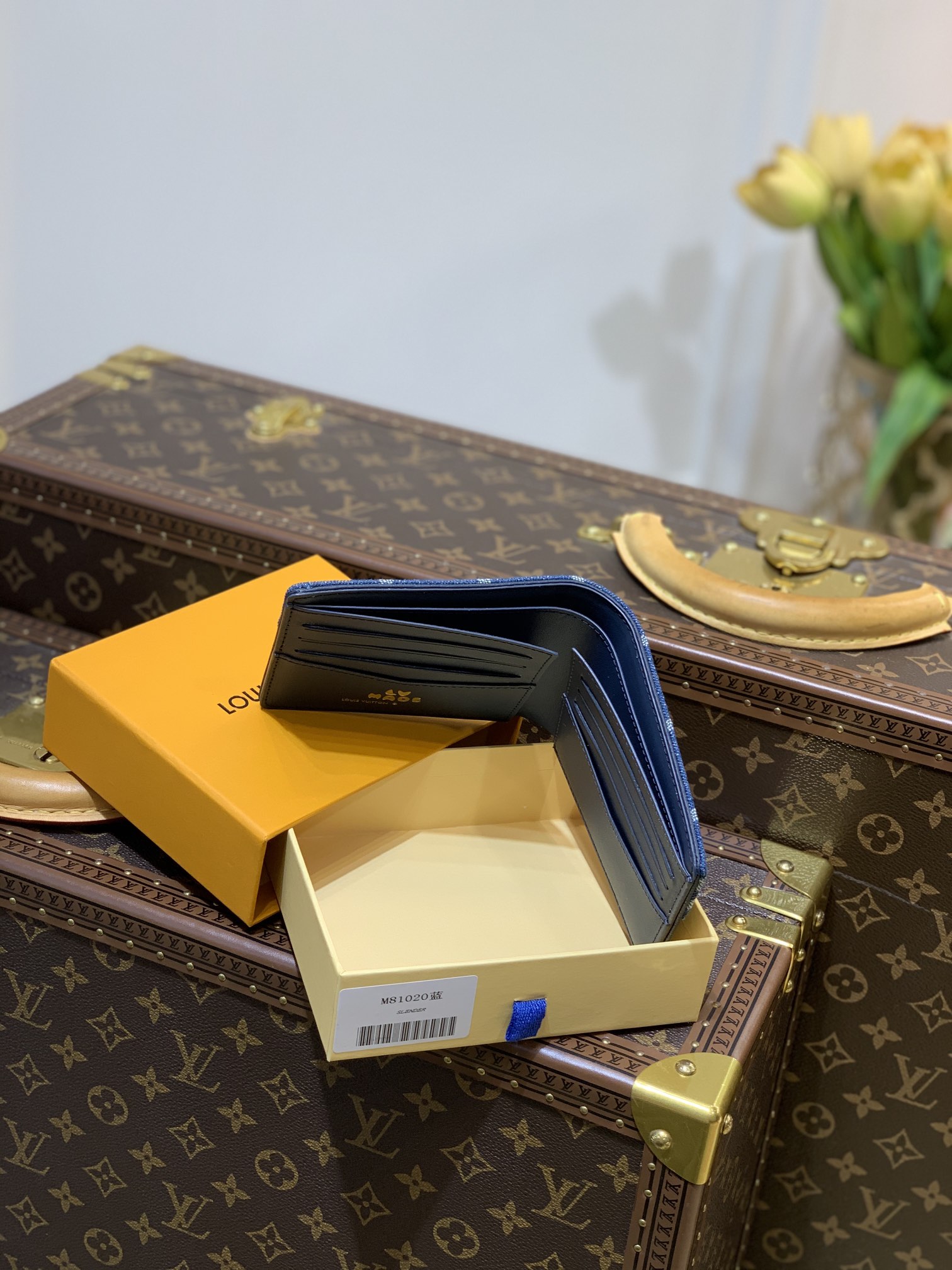 l0*is V*t0n slender wallet-11*8.5*2cm