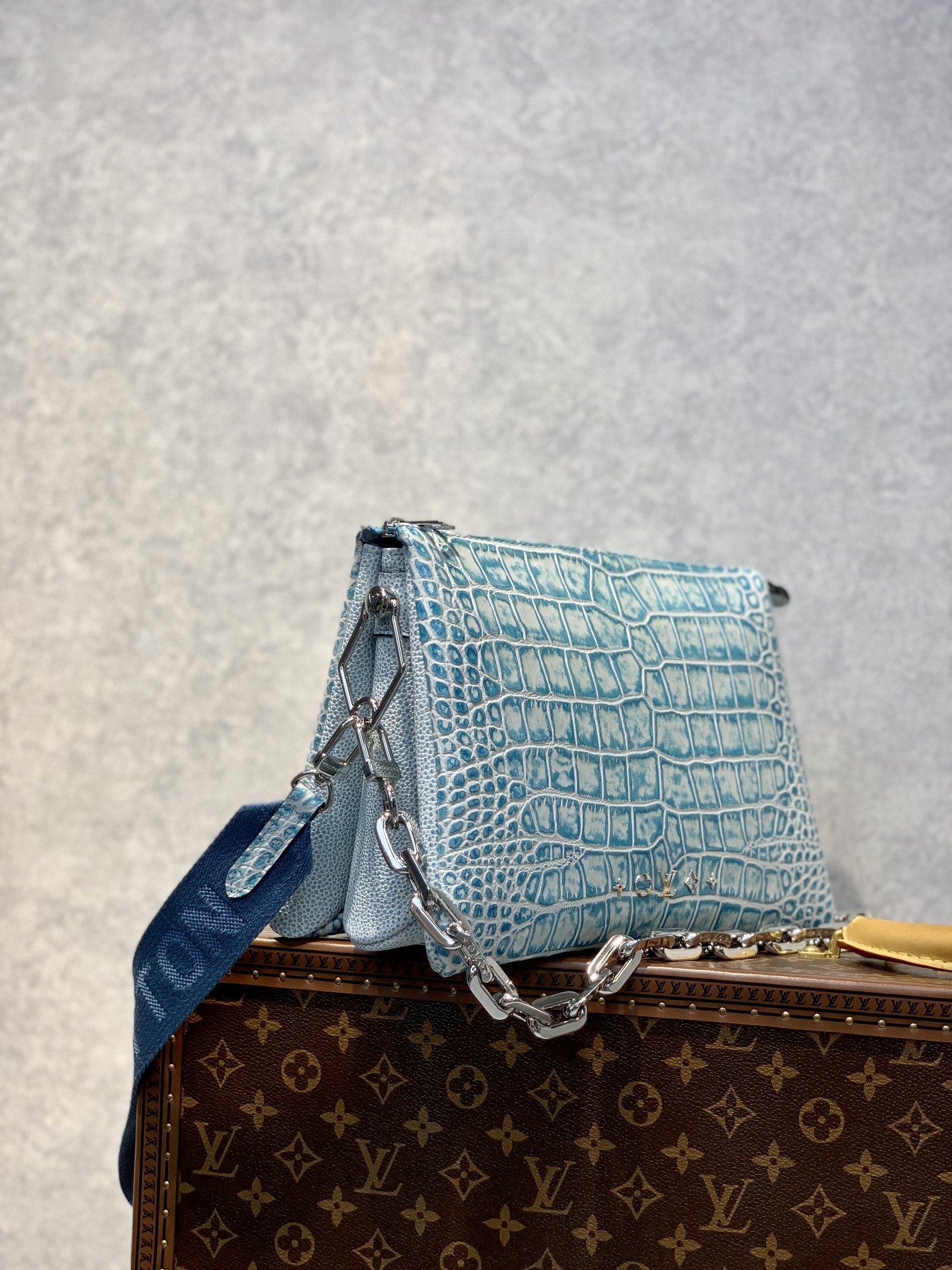 l0*is V*t0n coussin handbags-26*20*12cm
