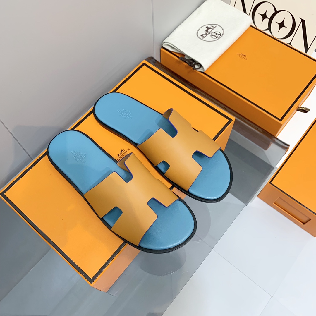 H**mes sandals