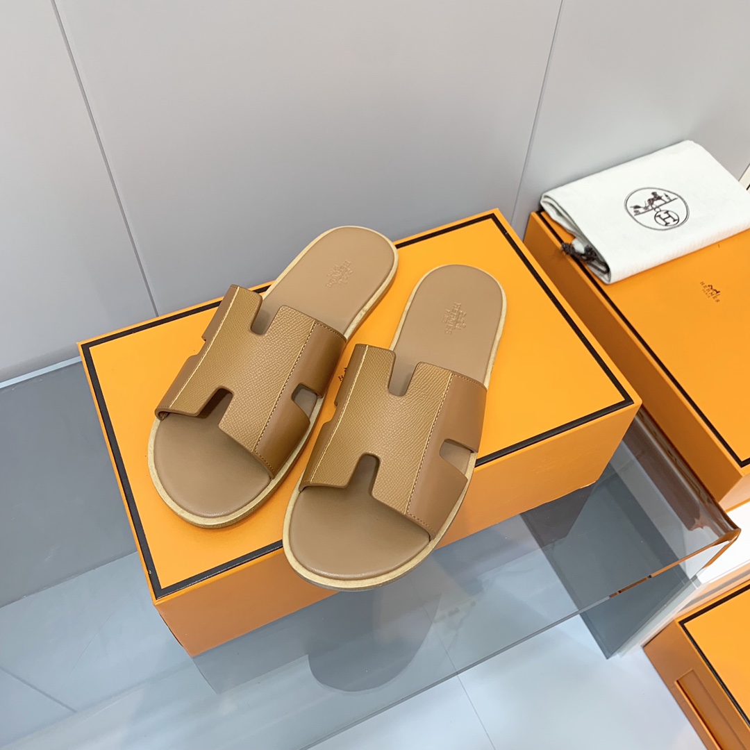 H**mes sandals