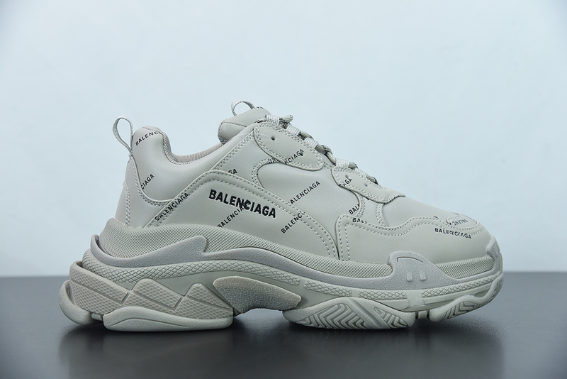 Ba*len*cia*ga triple s