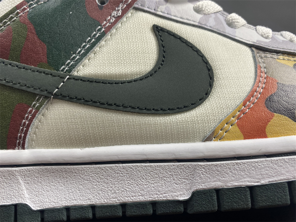 Dunk Low SE Sail Multi-Camo DH0957-100