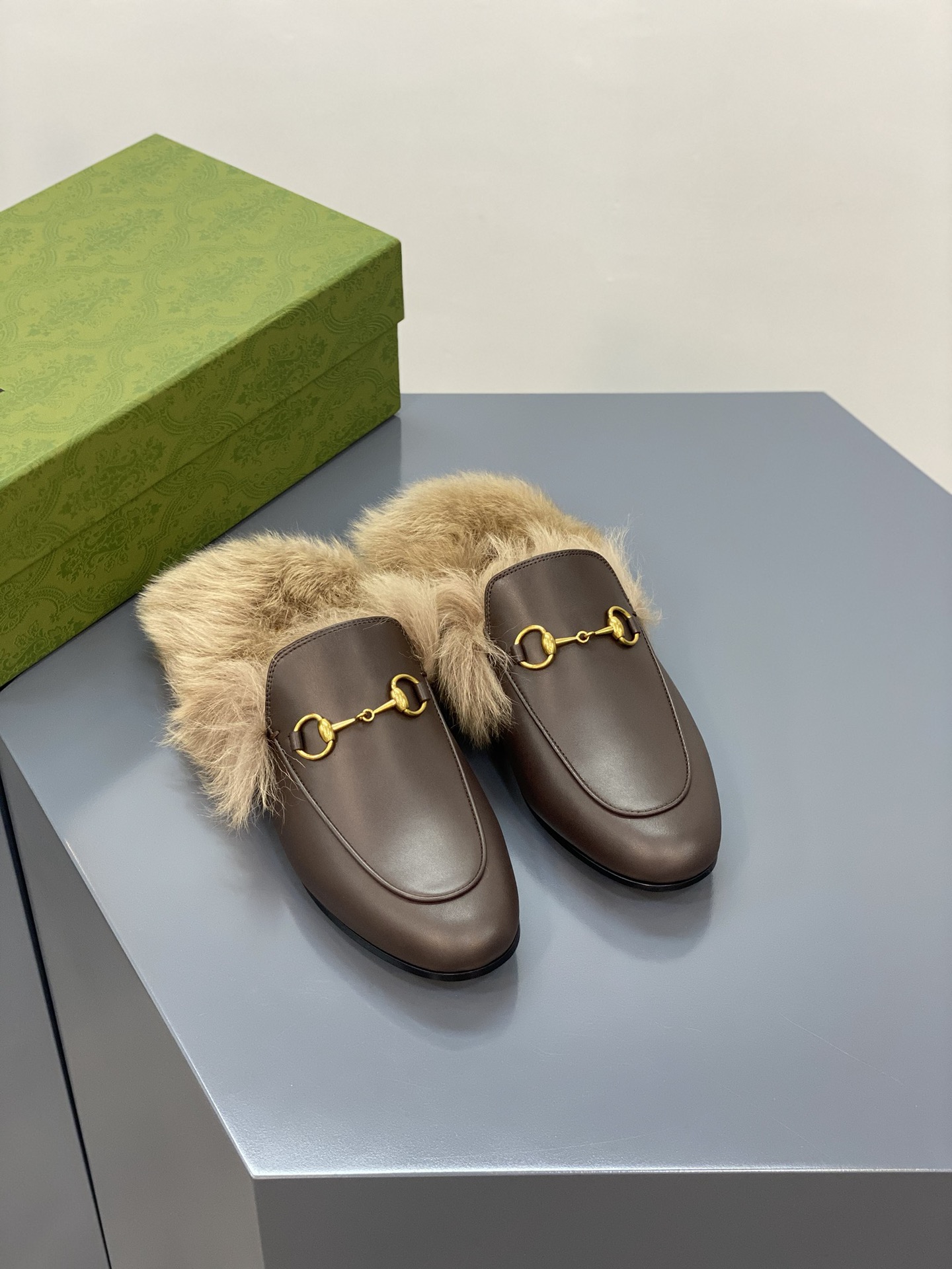 G*u*i loafers