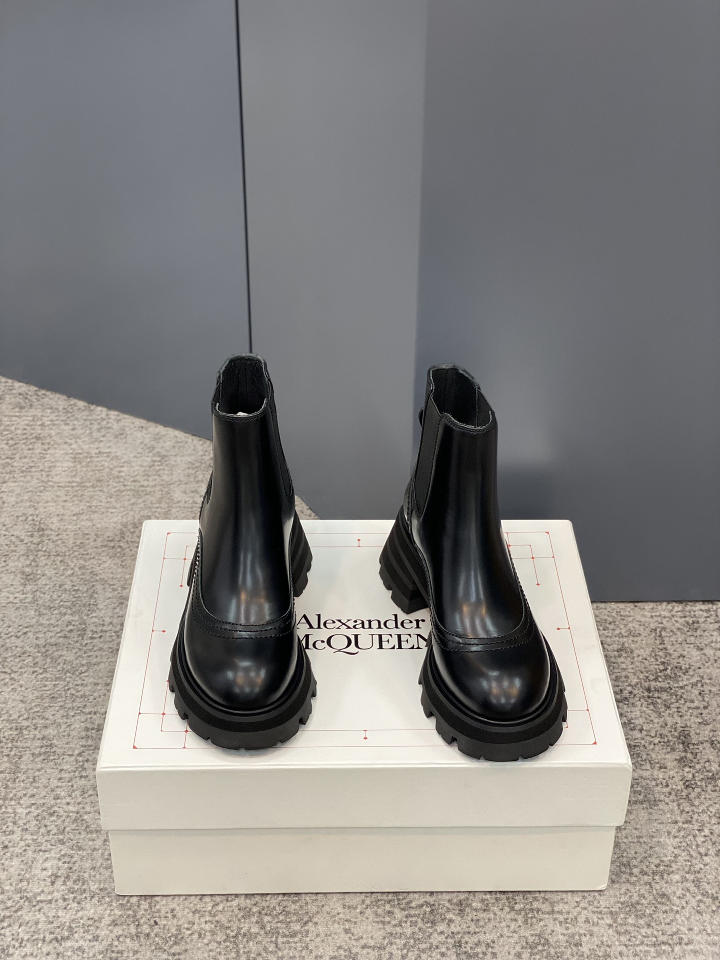 A1exa*der m*q*en boots