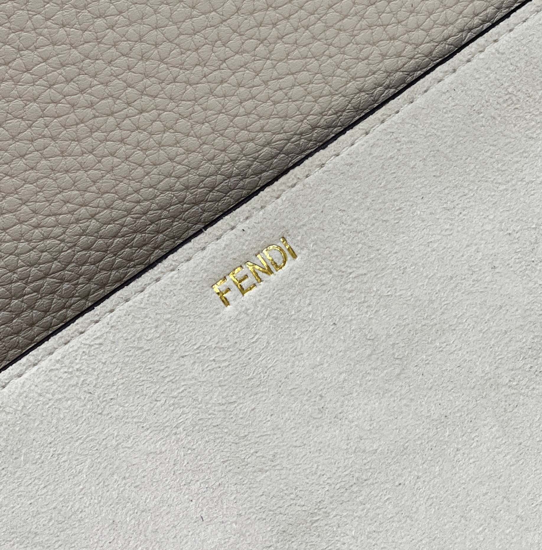 F**di peekabootote-33×12×25cm