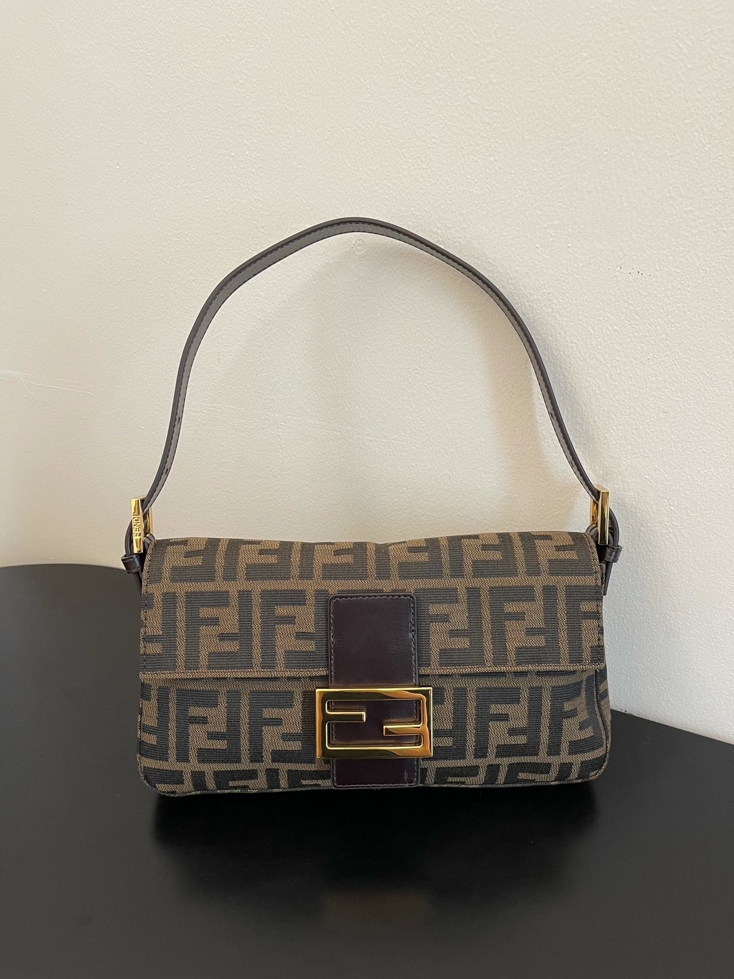 F**di medium baguette bag-26x15x4cm