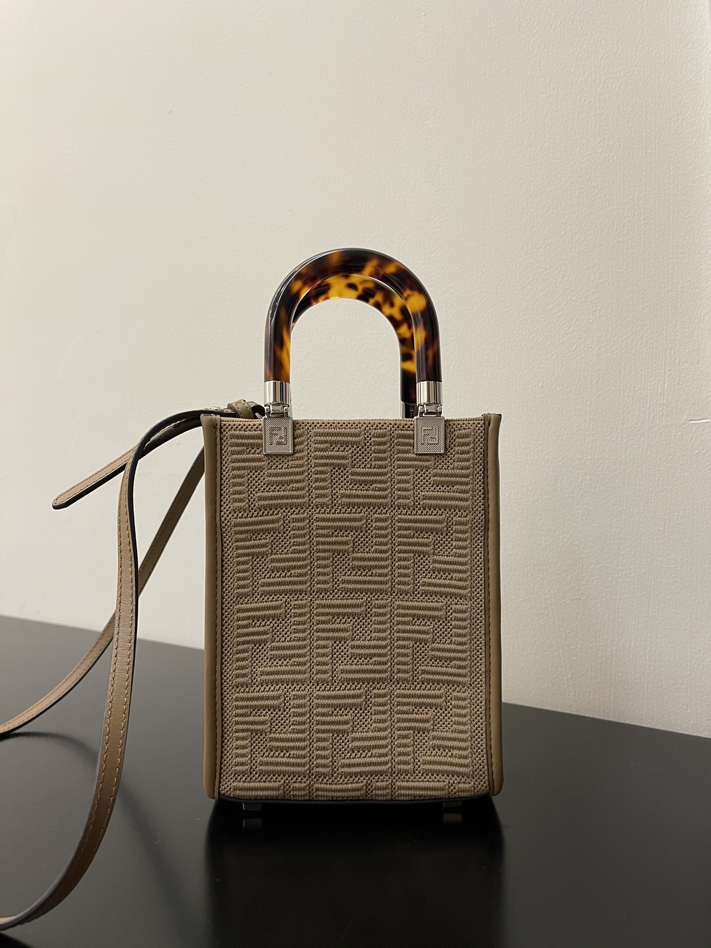 F**di sunshine mini tote -13x6.5x18cm