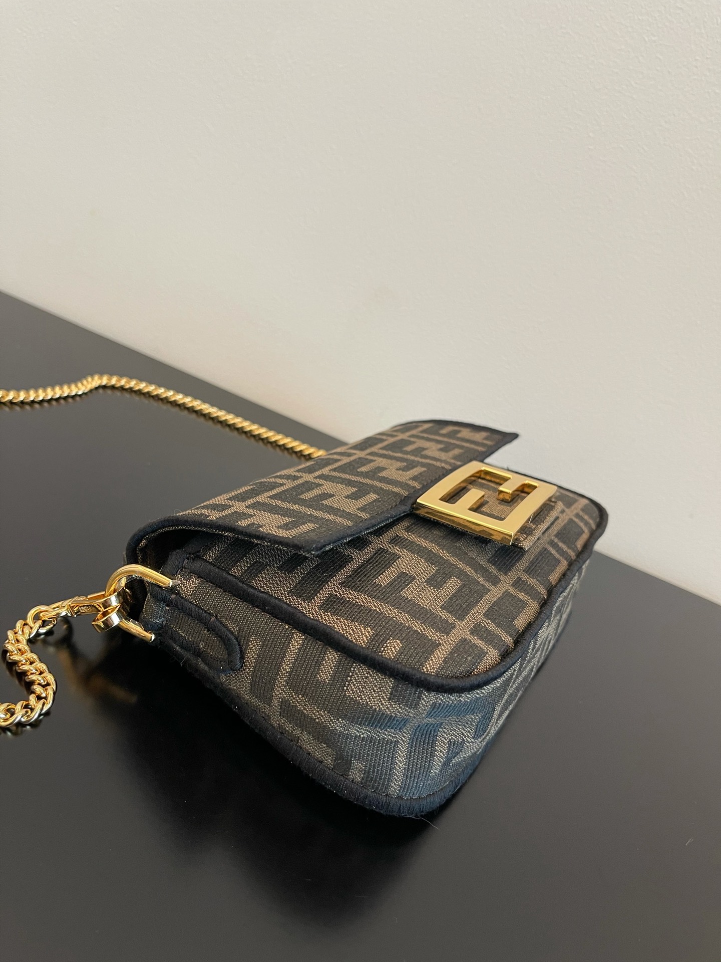 F**di small baguette bag-20x15x9cm