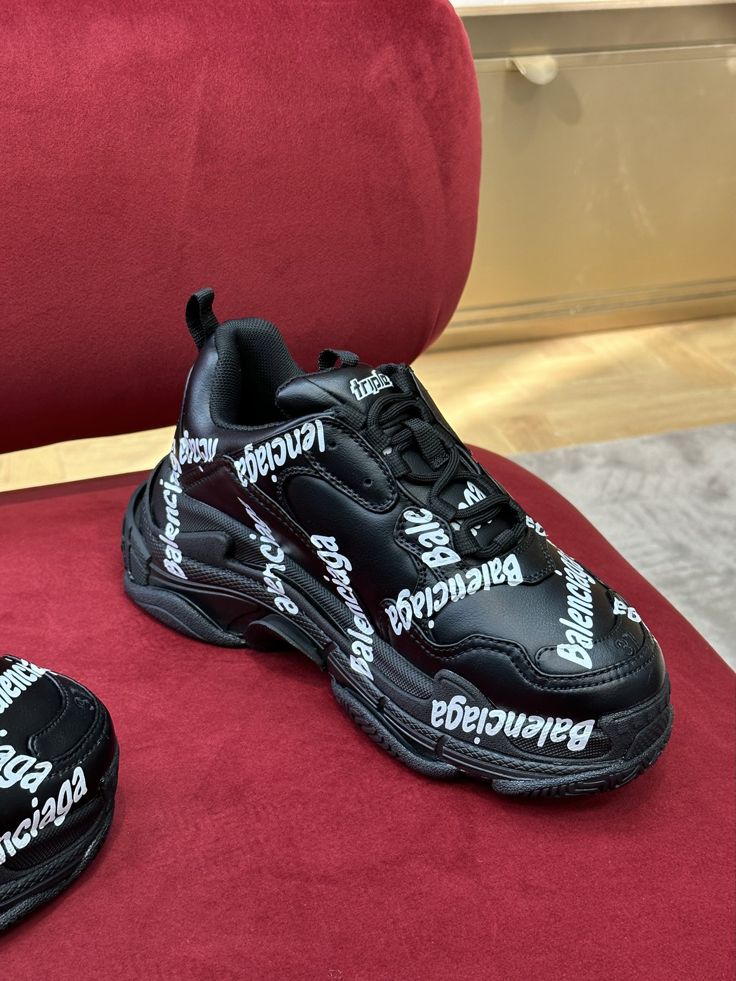 Ba*len*cia*ga sneaker