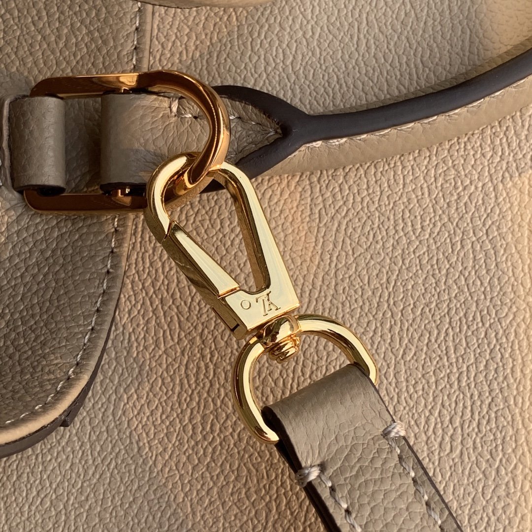 l0*is V*t0n montaigne bb-29*20*13cm
