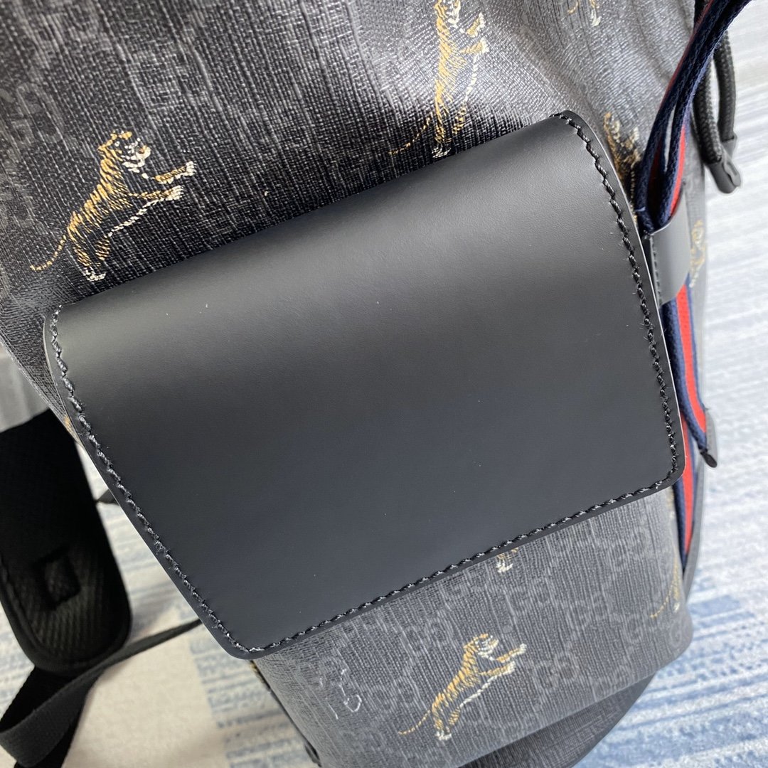 G*u*i backpacks-34*42*16cm
