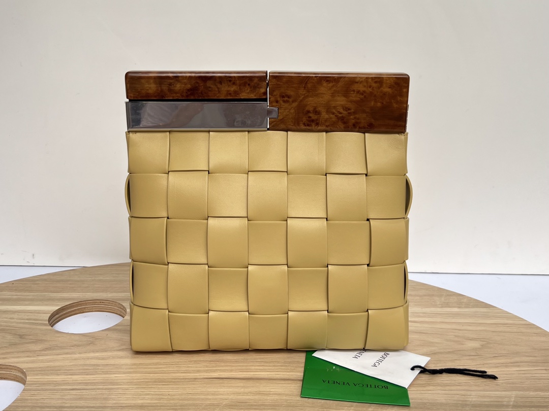 B0tte*a nappa pouch-28*26*5cm