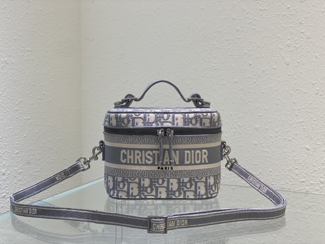 D*or cosmetic bag-18*.5*13*10.5cm