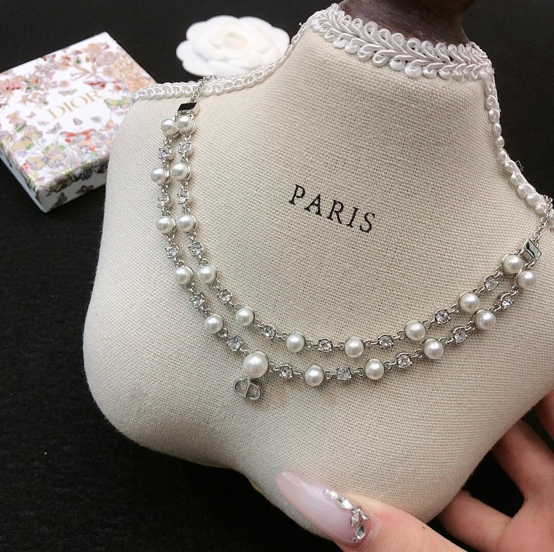Diro Necklace