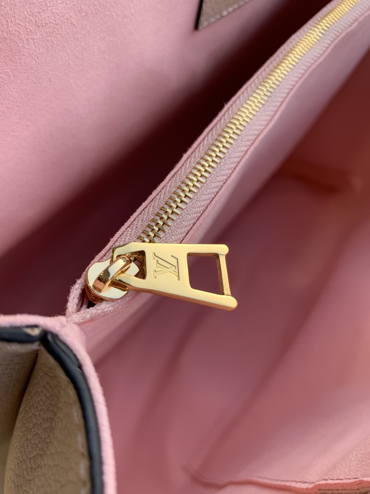 l0*is V*t0n lockme handbags m57345-42*28*15cm
