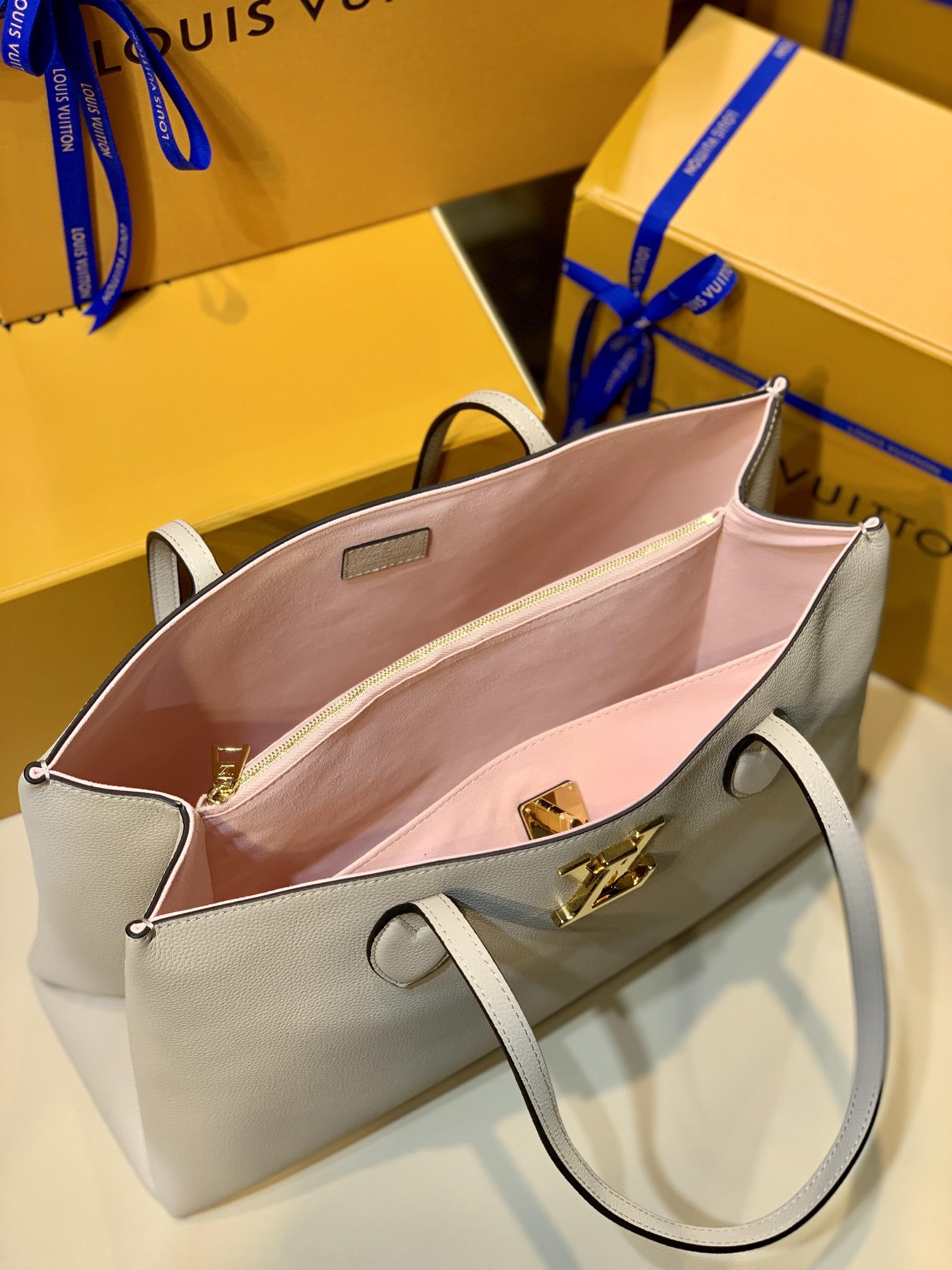 l0*is V*t0n lockme handbags m57345-42*28*15cm