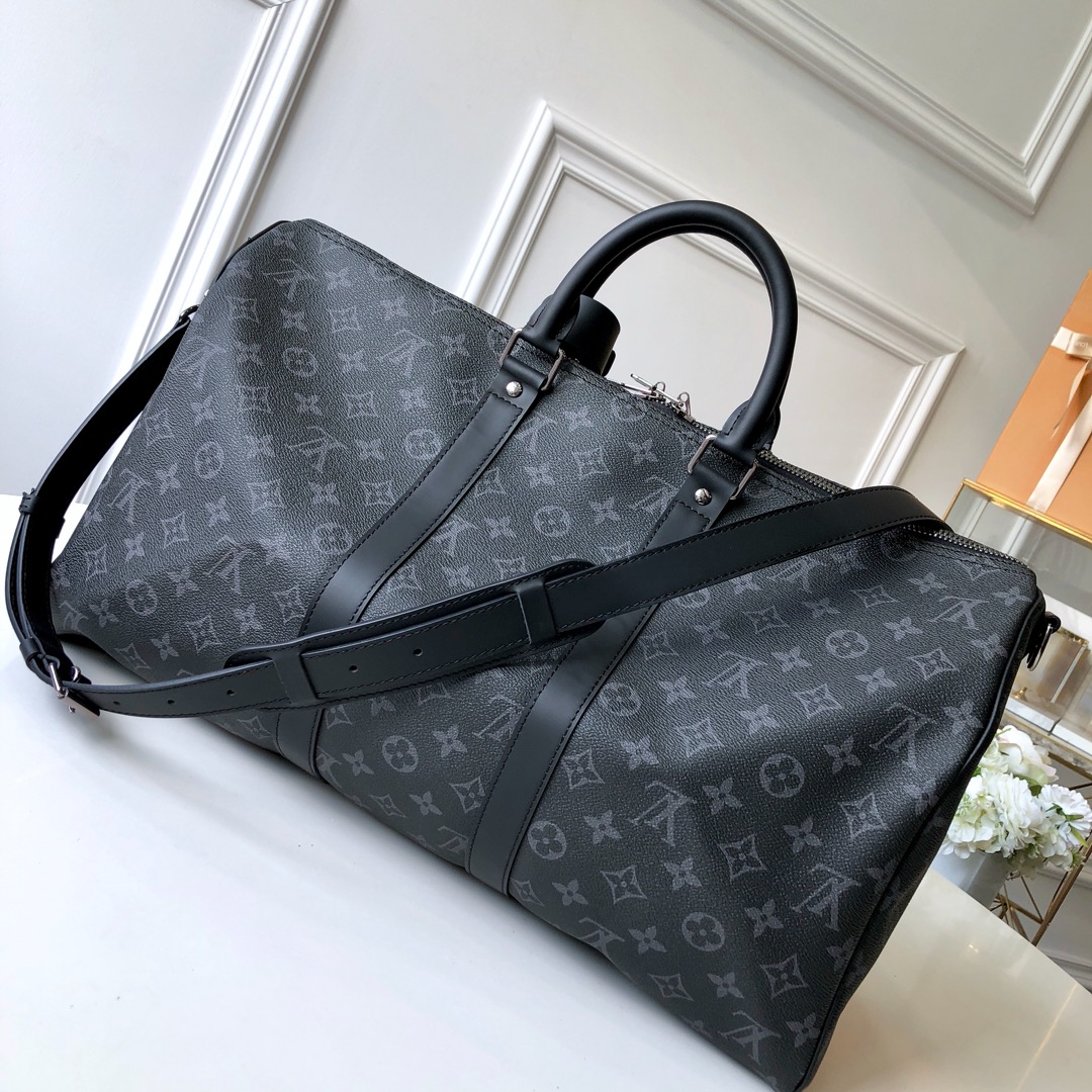 l0*is V*t0n keepall