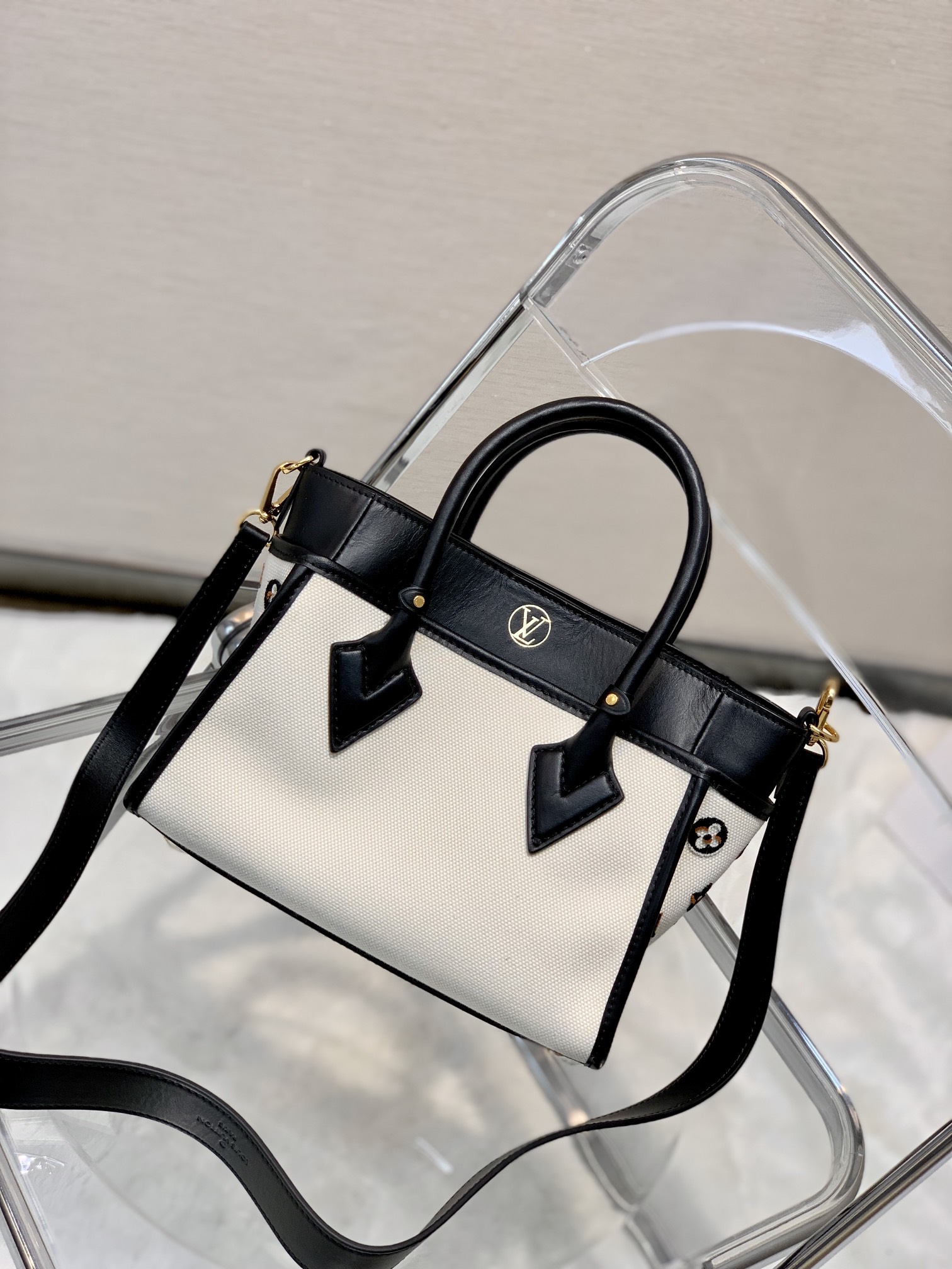 l0*is V*t0n on my side tote bag-25*20*12cm