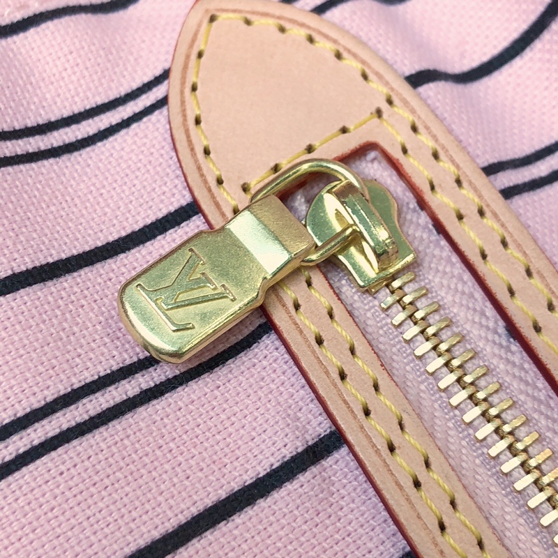 l0*is V*t0n neverfull mm (pink inside) -32*29*17cm