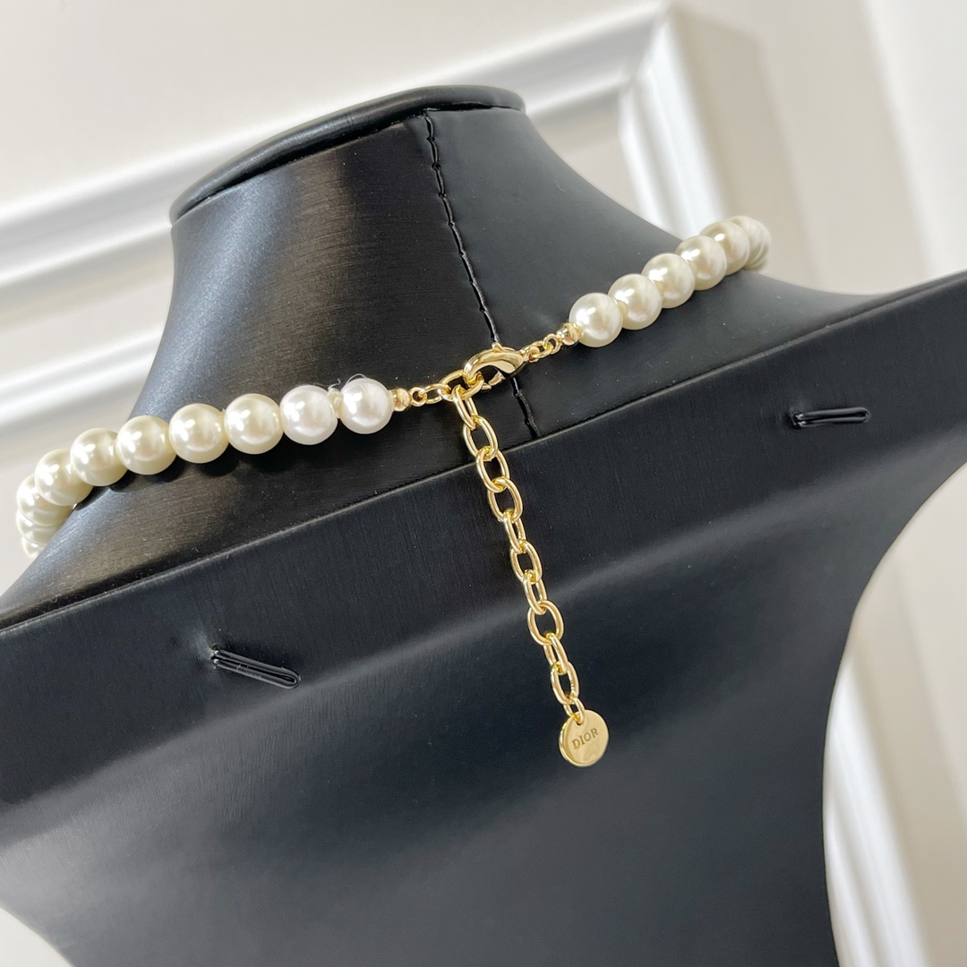 D*or necklace