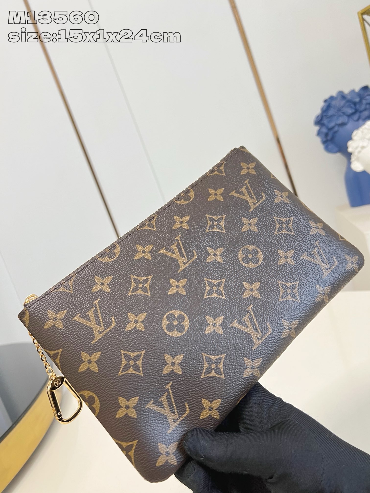 L0vis Vvtt0n Key Pouch M in Monogram Coated Canvas -15.5 x 1 x 24CM