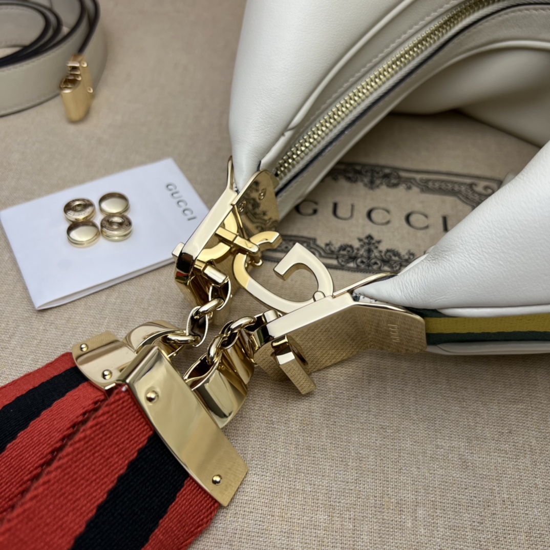 G*u*i attache large shoulder bag-35*32*6cm