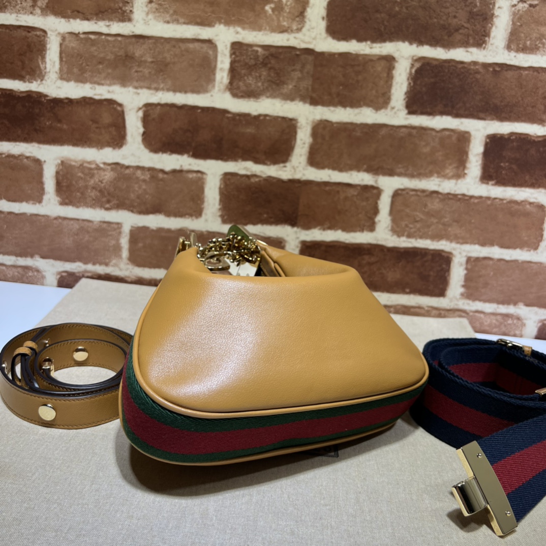 G*u*i attache small shoulder bag-23*22*5cm