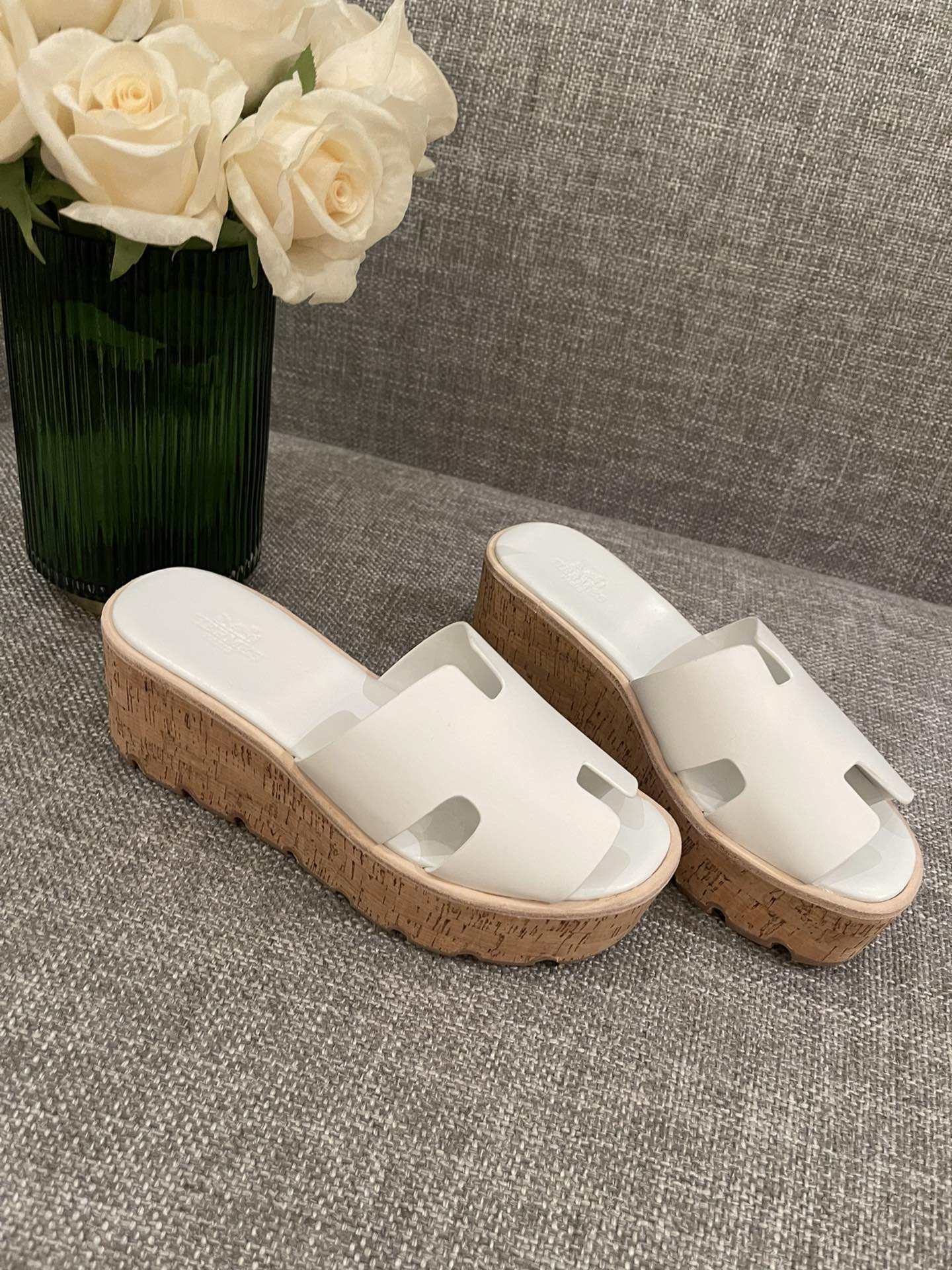 H**mes slippers
