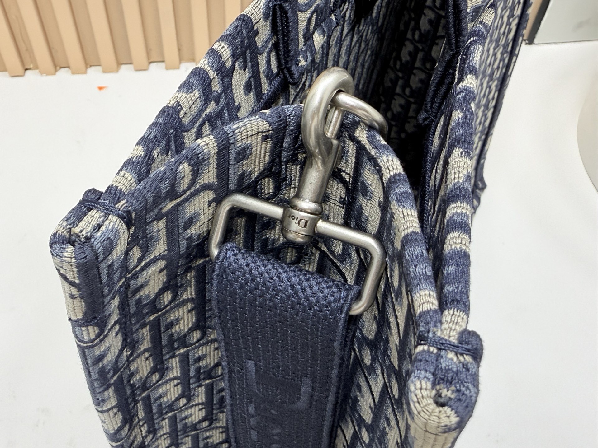 Diro Book Tote