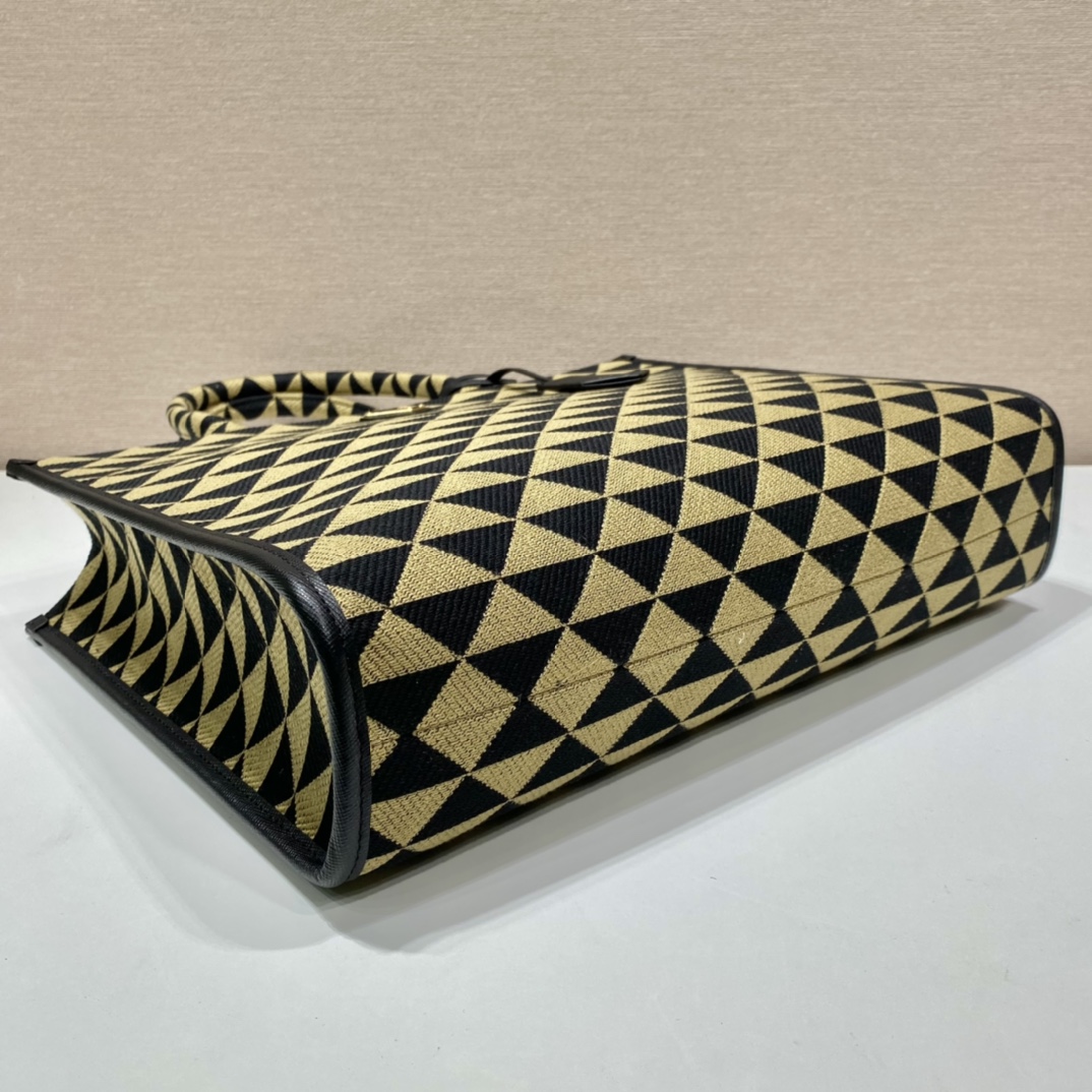 Pra*a small tote in saffiano leather 1ba356-39*31*11cm