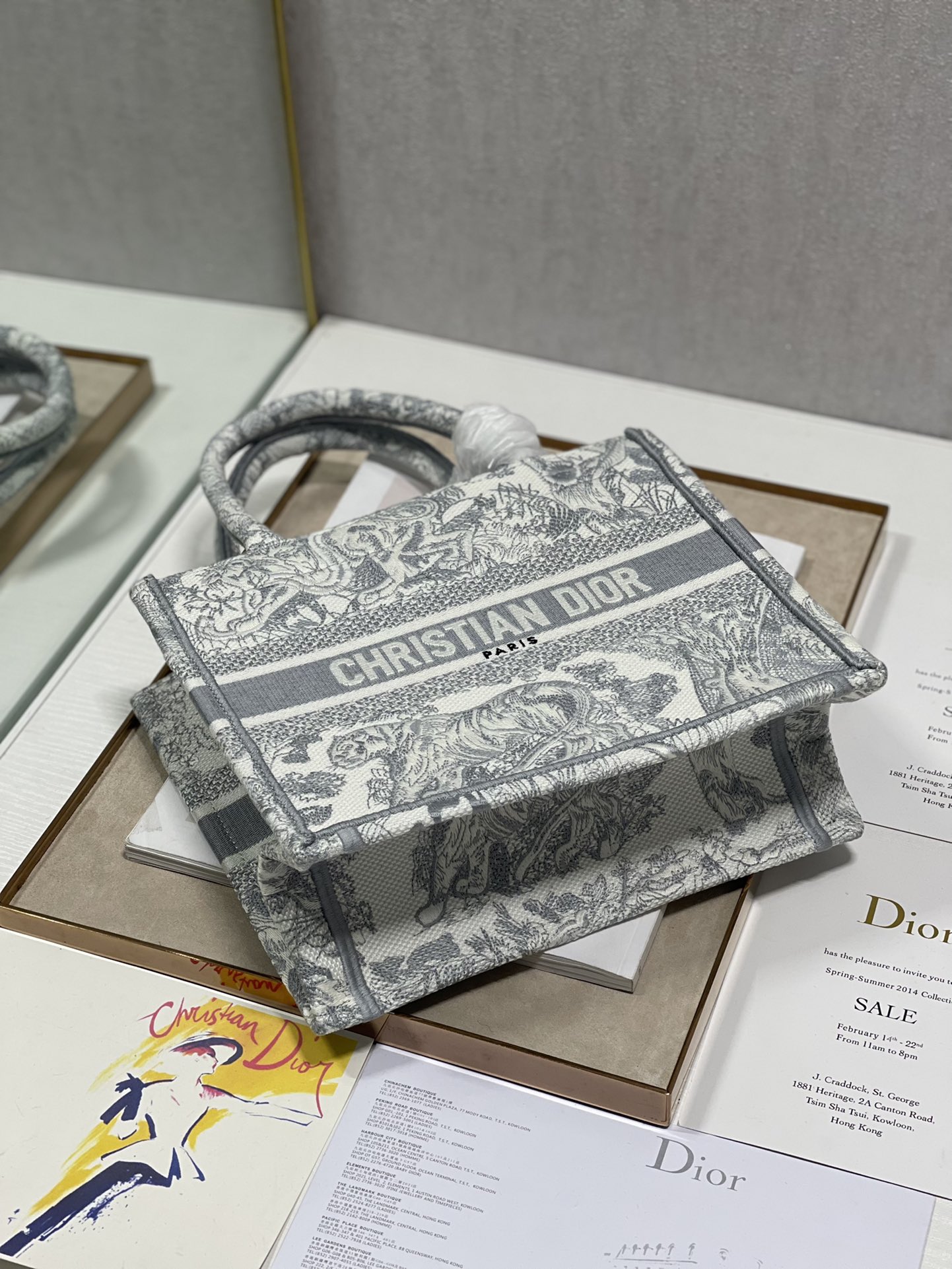 D*or small book tote-26*8*22cm