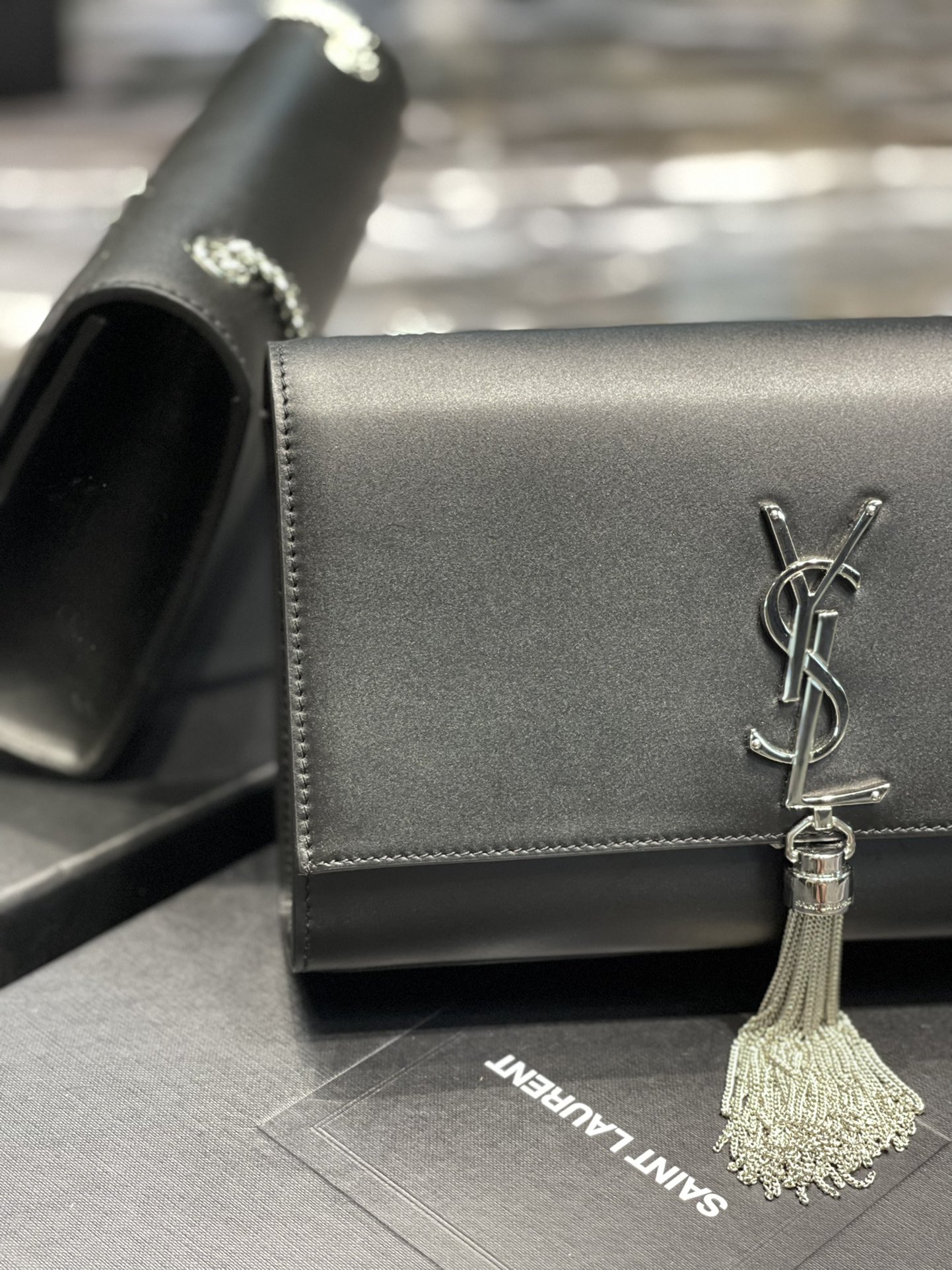 Y*L kate medium with tassle in smooth leather-24*14.5*5.5cm