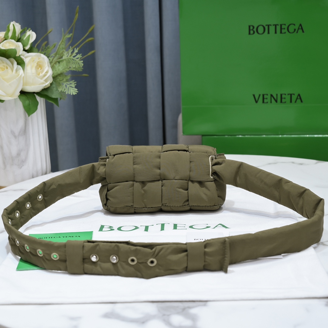b0tte*a Ven*ta cassette bag-10x19x5cm
